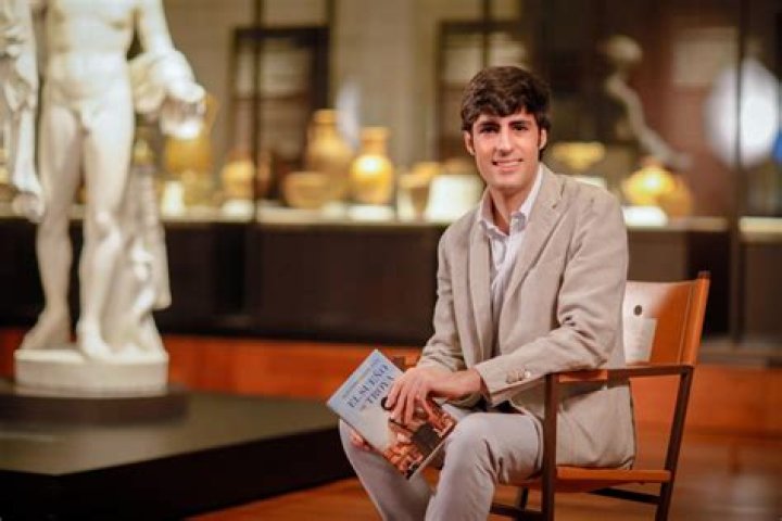 Alfonso Goizueta Wikipedia And Edad: How Old Is Planet Award Finalists?