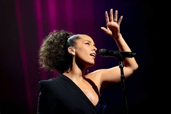Alicia Keys Flashes Her Nipples in See-Through Lingerie