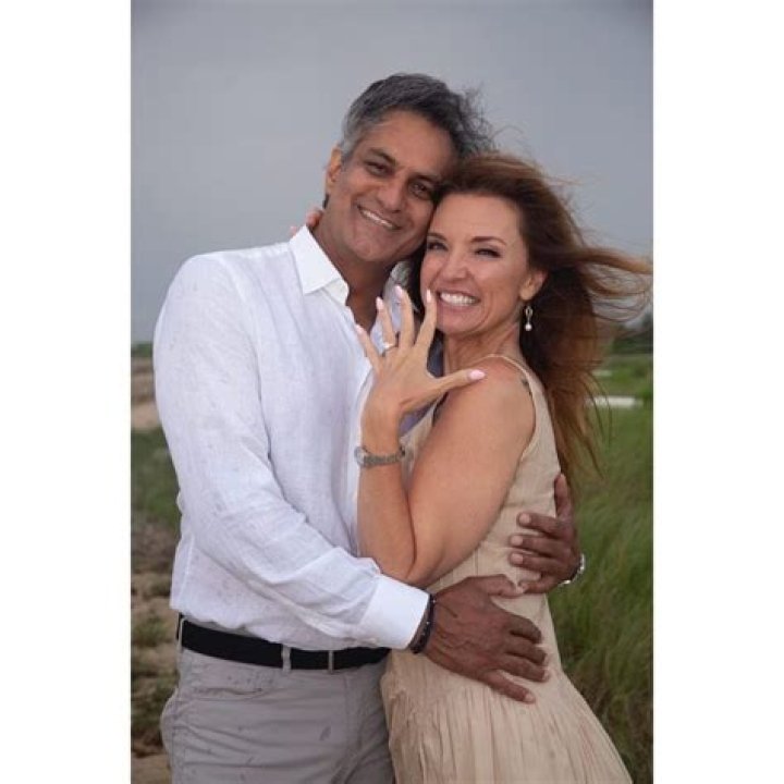 Jennifer Coffey QVC: Bio, Wiki, Age, Height, Weight Loss, Husband, Daughter, QVC, Wedding, Salary and Net Worth
