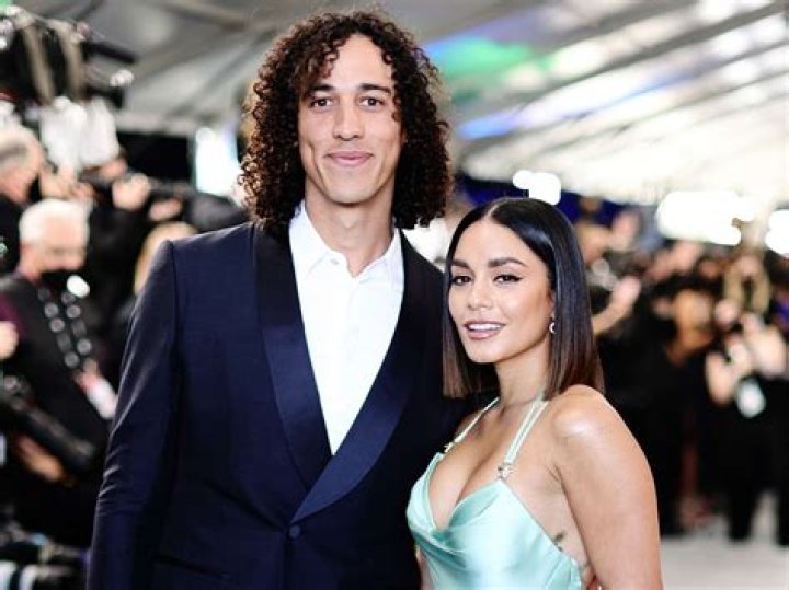 Maui Taylor- Wiki, Age, Height, Net Worth, Husband, Ethnicity