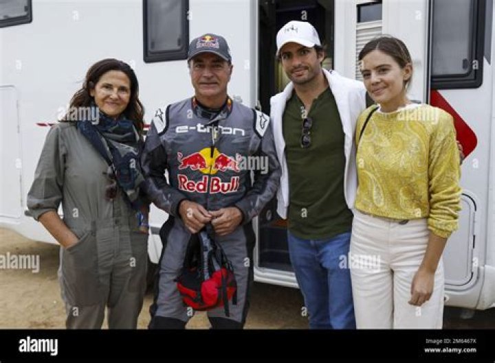 Meet Carlos Sainz Sr And Reyes Vázquez De Castro -Carlos Sainz Parents Age Gap And Family Ethnicity Details