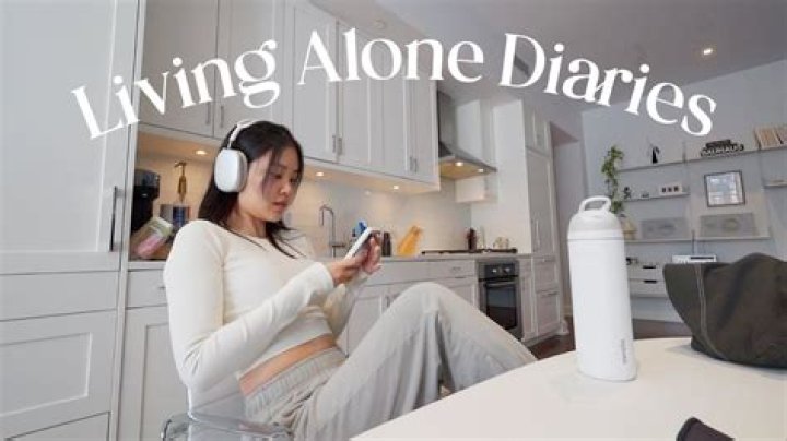 Michelle Choi Bio, Wiki, Age, Family, Boyfriend, Living Alone Diaries, Instagram, YouTube and Net Worth.