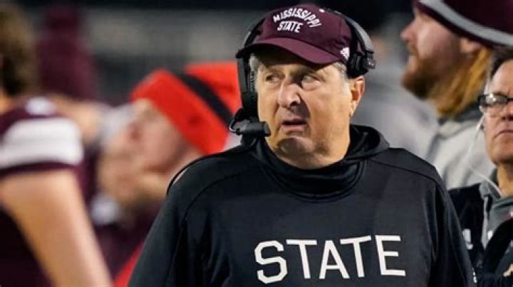 Mike Leach Bio, Wiki, Age, Wife, Daughter, Mississippi University, Salary, and Net Worth.