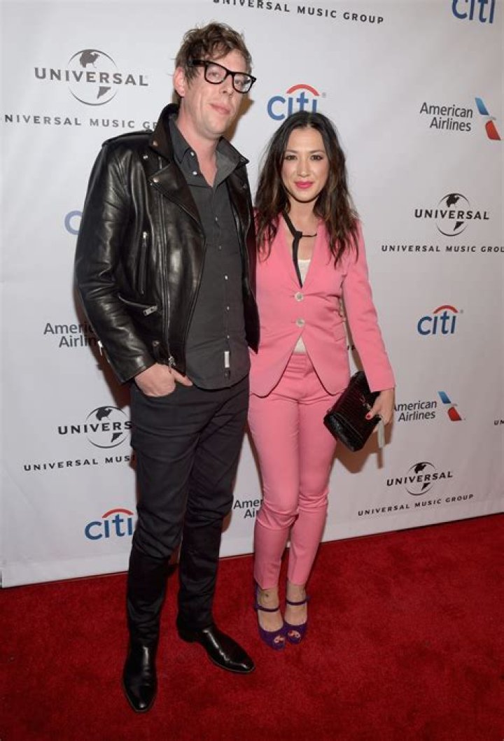 Patrick Carney Bio, Wiki, Age, Height, Family, Michelle Branch, Emily Ward, Black Keys, and Net Worth.