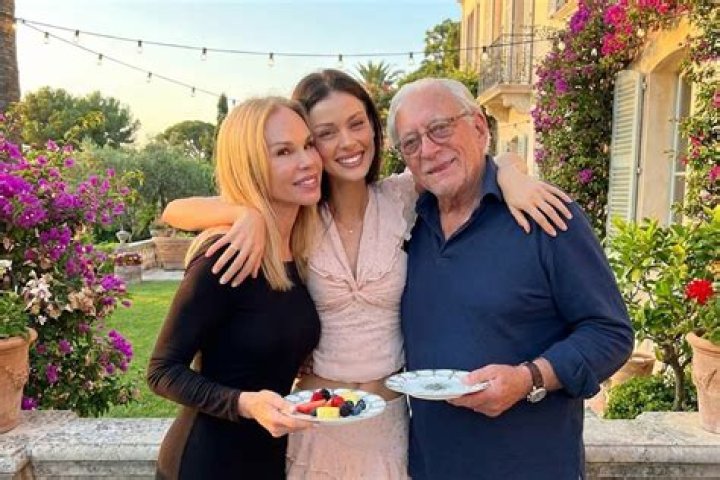 Tracy Roode Age, Wikipedia, Biography, Children, Salary, Net Worth, Parents.