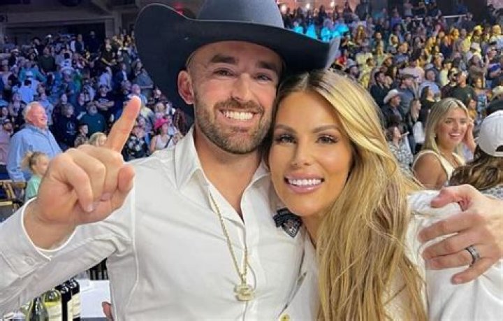 Whitney Ward Dillon Husband, Married, Net Worth, Age, Height, Kids, Bio