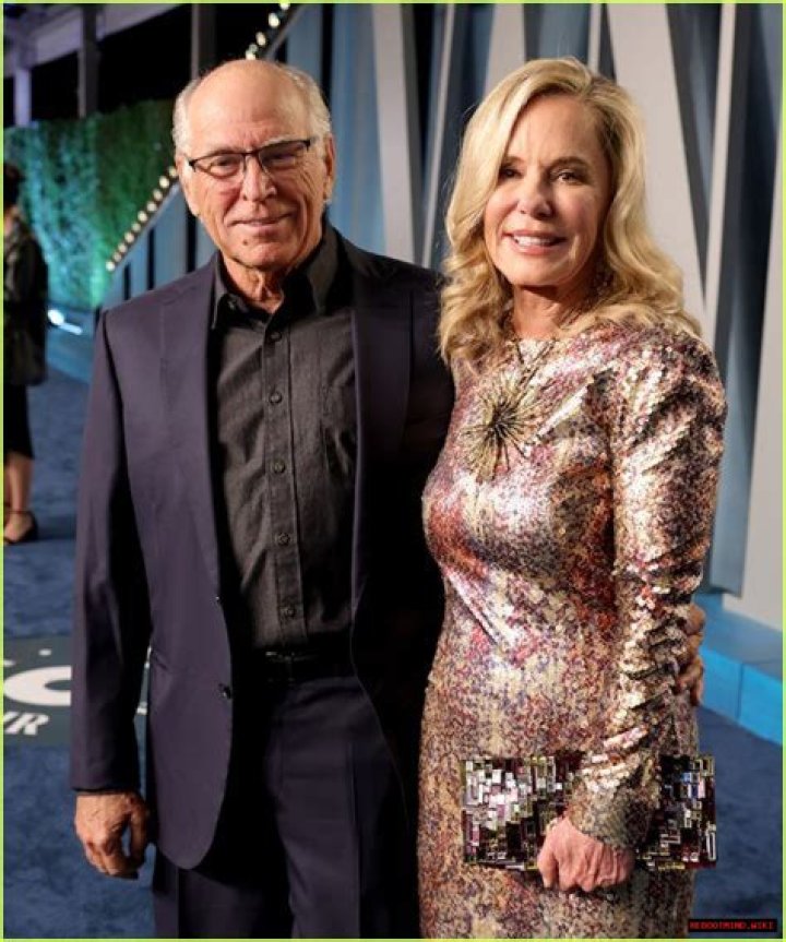 Who is Jane Krakowski? Find Net Worth, Quote, Awards, Fact, Wiki